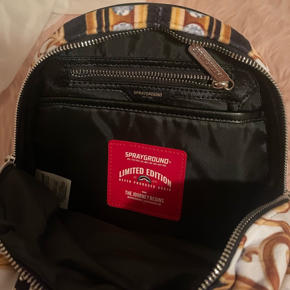 Sprayground mini backpack - Picture 3 of 4